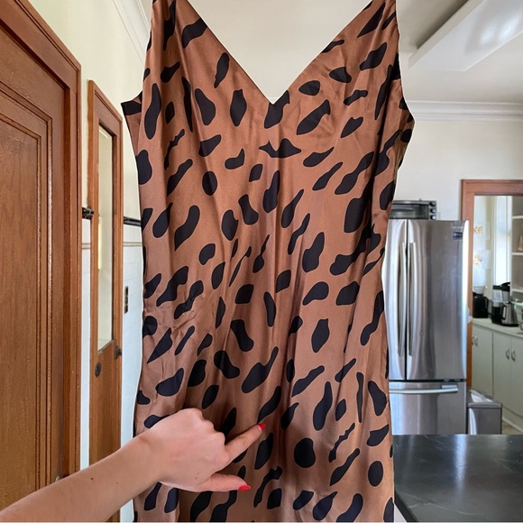 L'AGENCE Jodie Slip Dress size 10 100% silk charmeuse leopard animal print - Picture 5 of 12